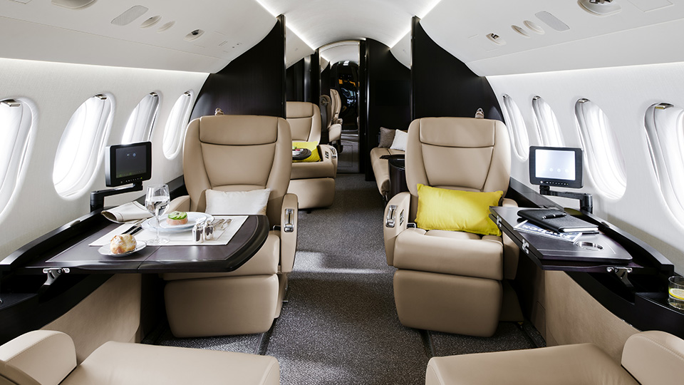 Wide body cabin with three lounges