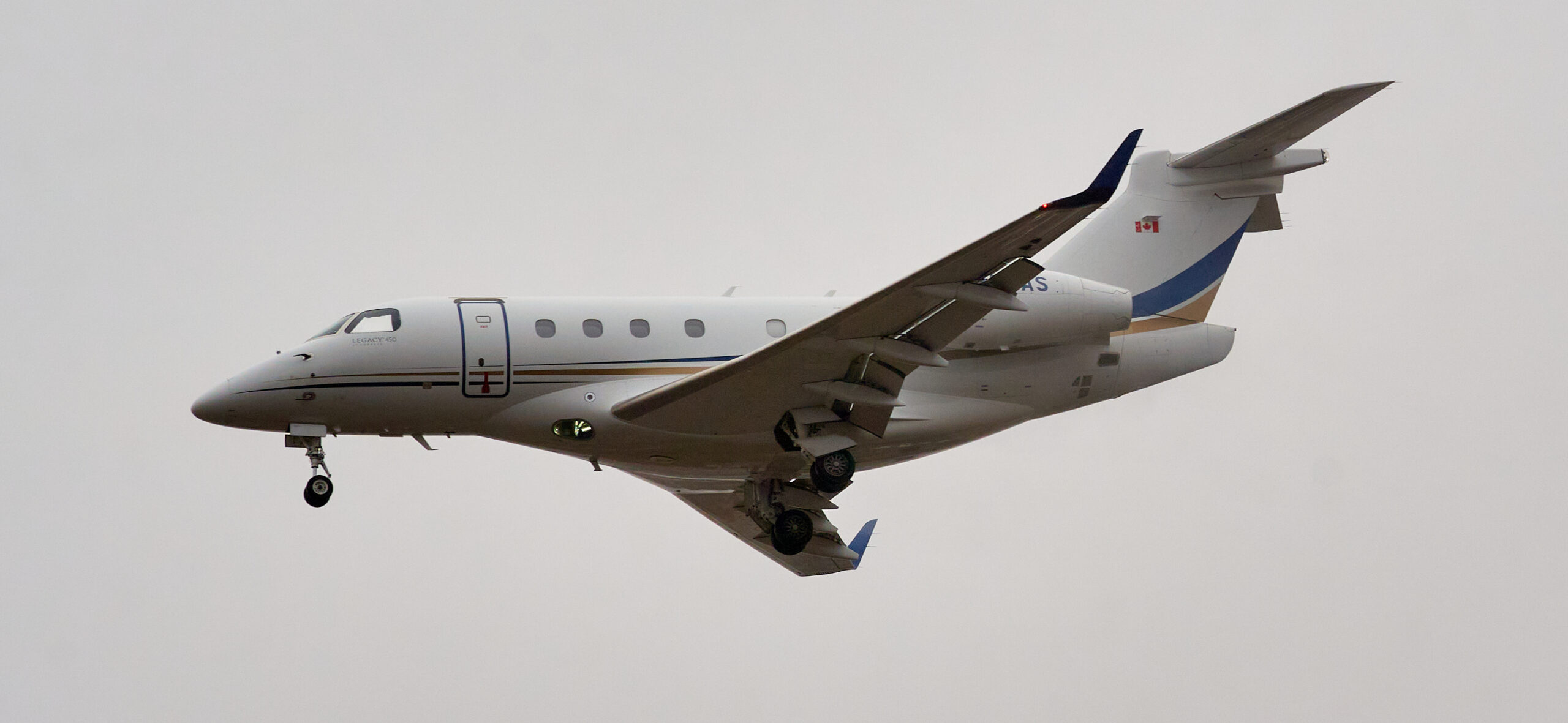 Jet privé Embraer Legacy 450 en approche