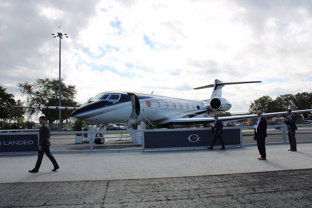Gulfstream G800 aircraft in flight